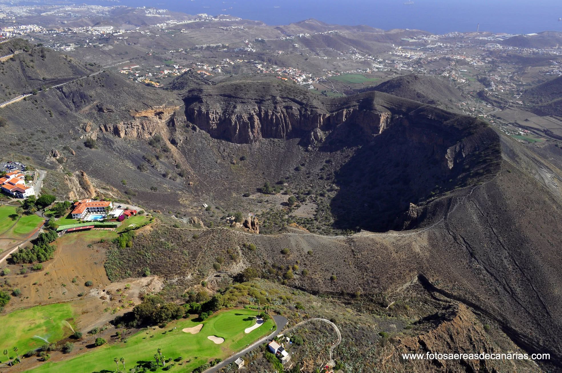 Caldera de Bandama: el volcán convertido en viñedo | Casa El Drago