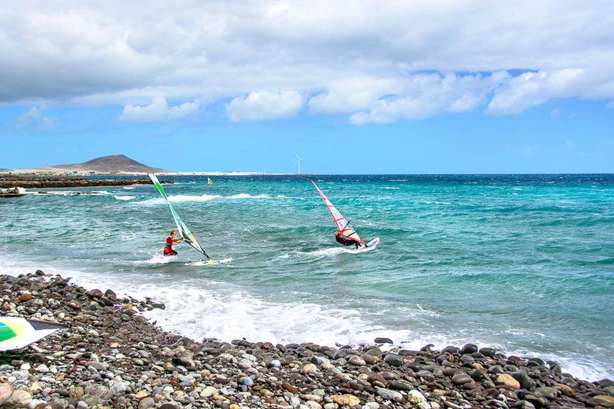 Pozo Izquierdo: la playa donde el viento nunca falta a su cita con el mundial + WebCAM en DIRECTO | Casa El Drago