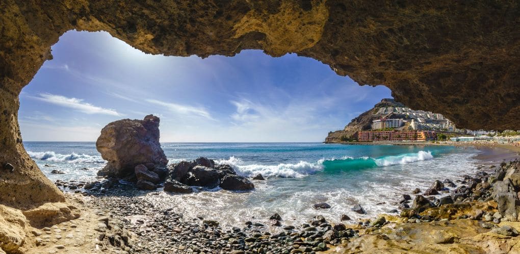 Playa del Cura: la playa que lleva el nombre de un cura que se escaqueaba de su grupo + WebCAM en DIRECTO | Casa El Drago