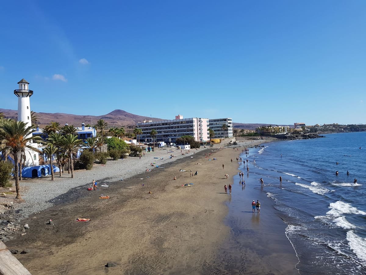 Playa del Águila: la playa que se cambia de vestuario dos veces al día | Casa El Drago